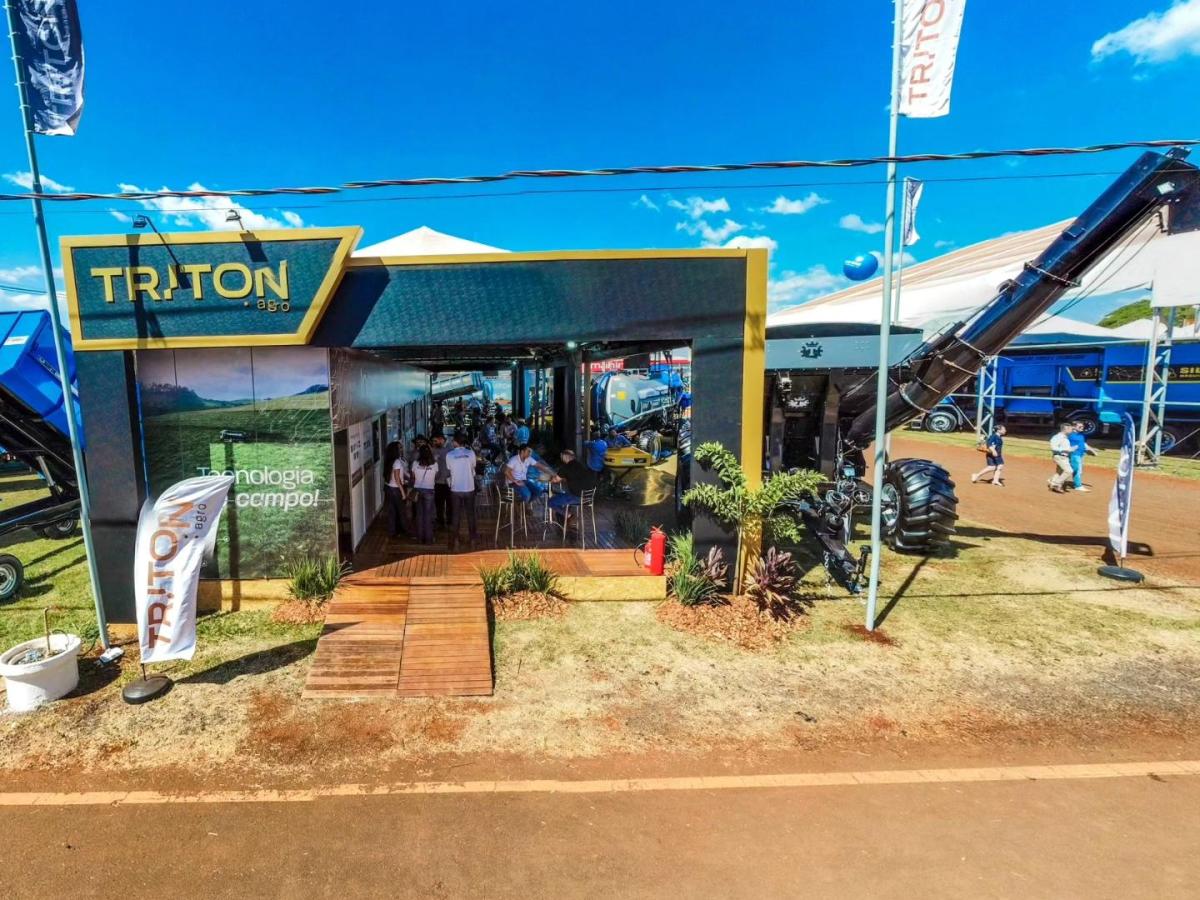 Triton Agro destaca carretas graneleiras na Agrishow 2024